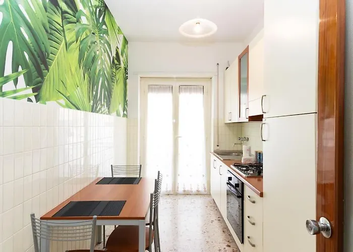 Inizio Anno! 2 In Centro Citta Con Balcone Vista Mare *