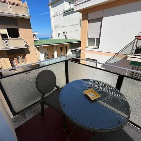 Inizio Anno! 2 In Centro Citta Con Balcone Vista Mare Apartament