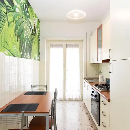 Inizio Anno! 2 In Centro Citta Con Balcone Vista Mare *