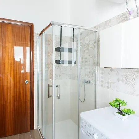 Inizio Anno! 2 In Centro Citta Con Balcone Vista Mare דירה פסקרה