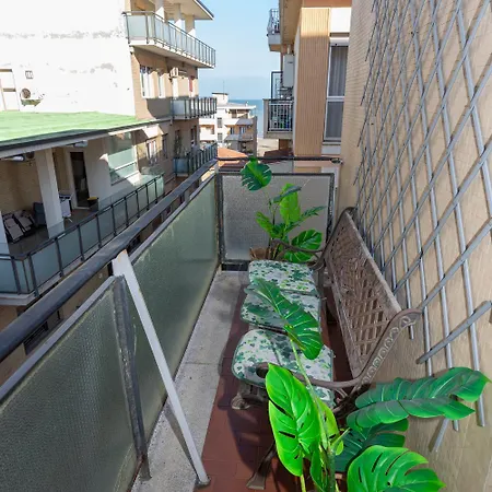 Inizio Anno! 2 In Centro Citta Con Balcone Vista Mare דירה