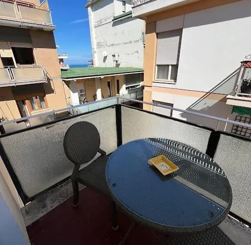 Inizio Anno! 2 In Centro Citta Con Balcone Vista Mare 아파트