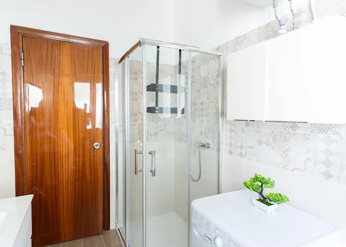 Inizio Anno! 2 In Centro Citta Con Balcone Vista Mare 아파트 페스카라